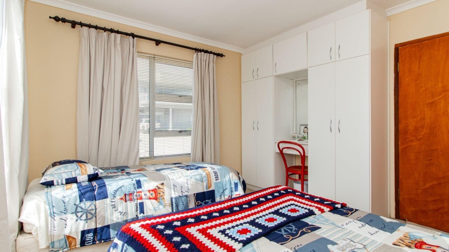 4 Bedroom Property for Sale in De Kelders Western Cape